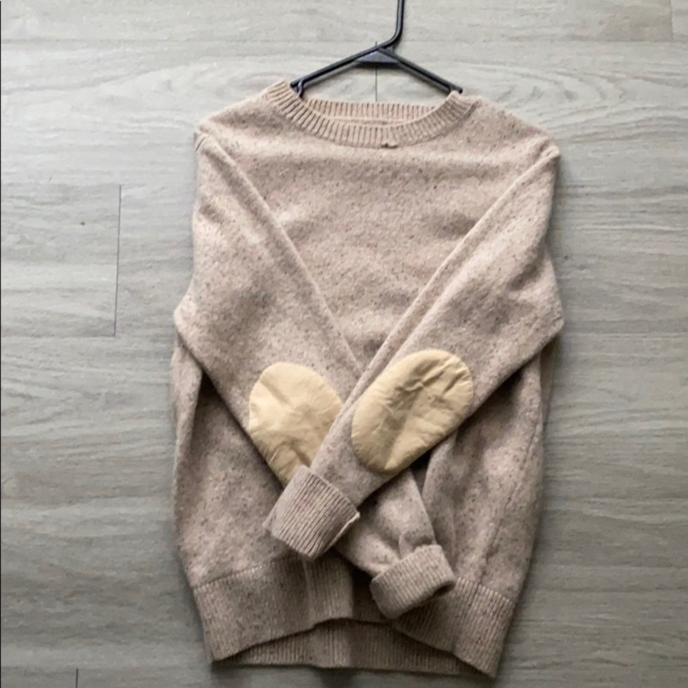 Cute comfy sweater !